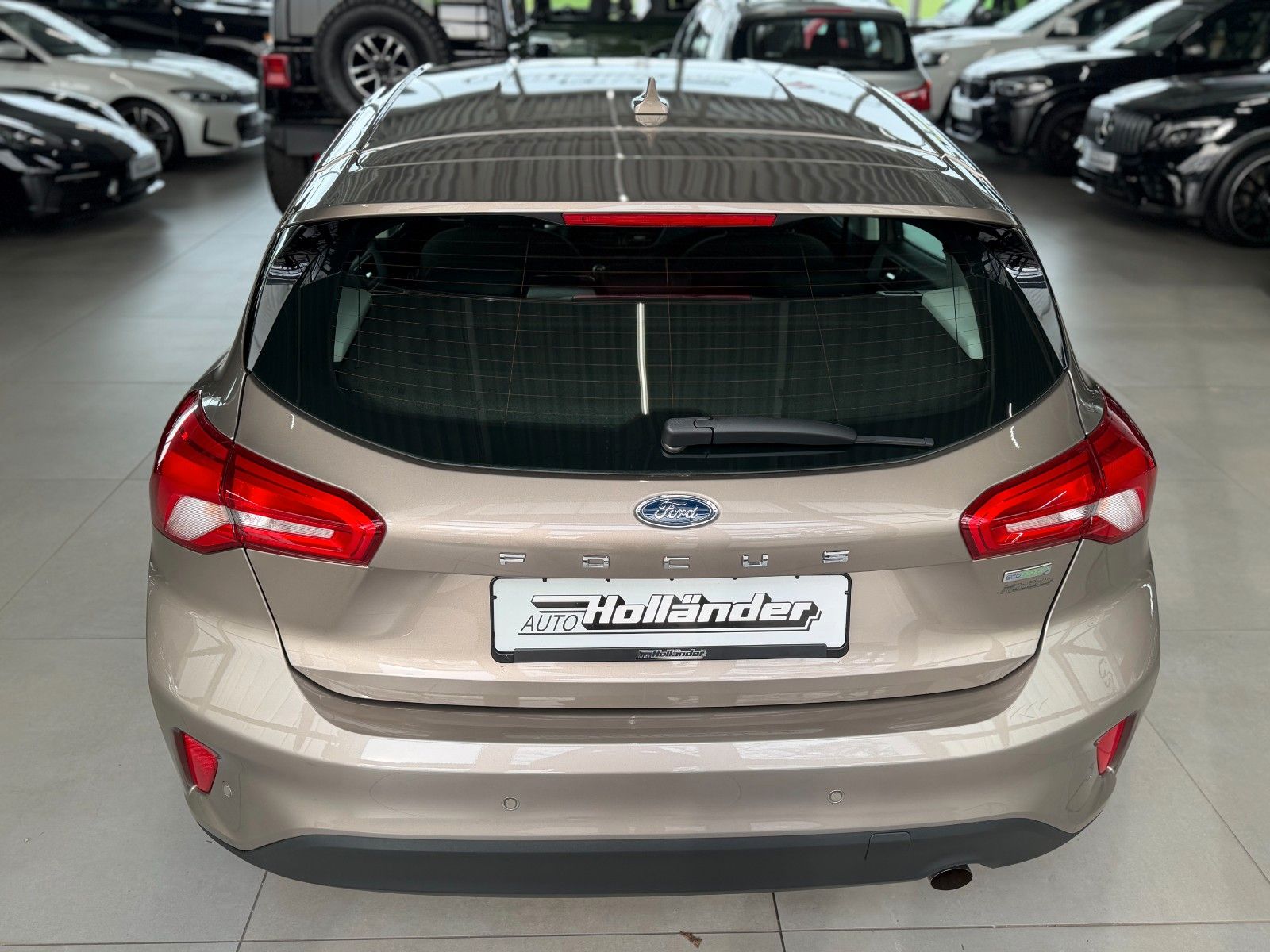 Fahrzeugabbildung Ford Focus Limousine 1.0 Trend  "Winter-Paket  Klima"