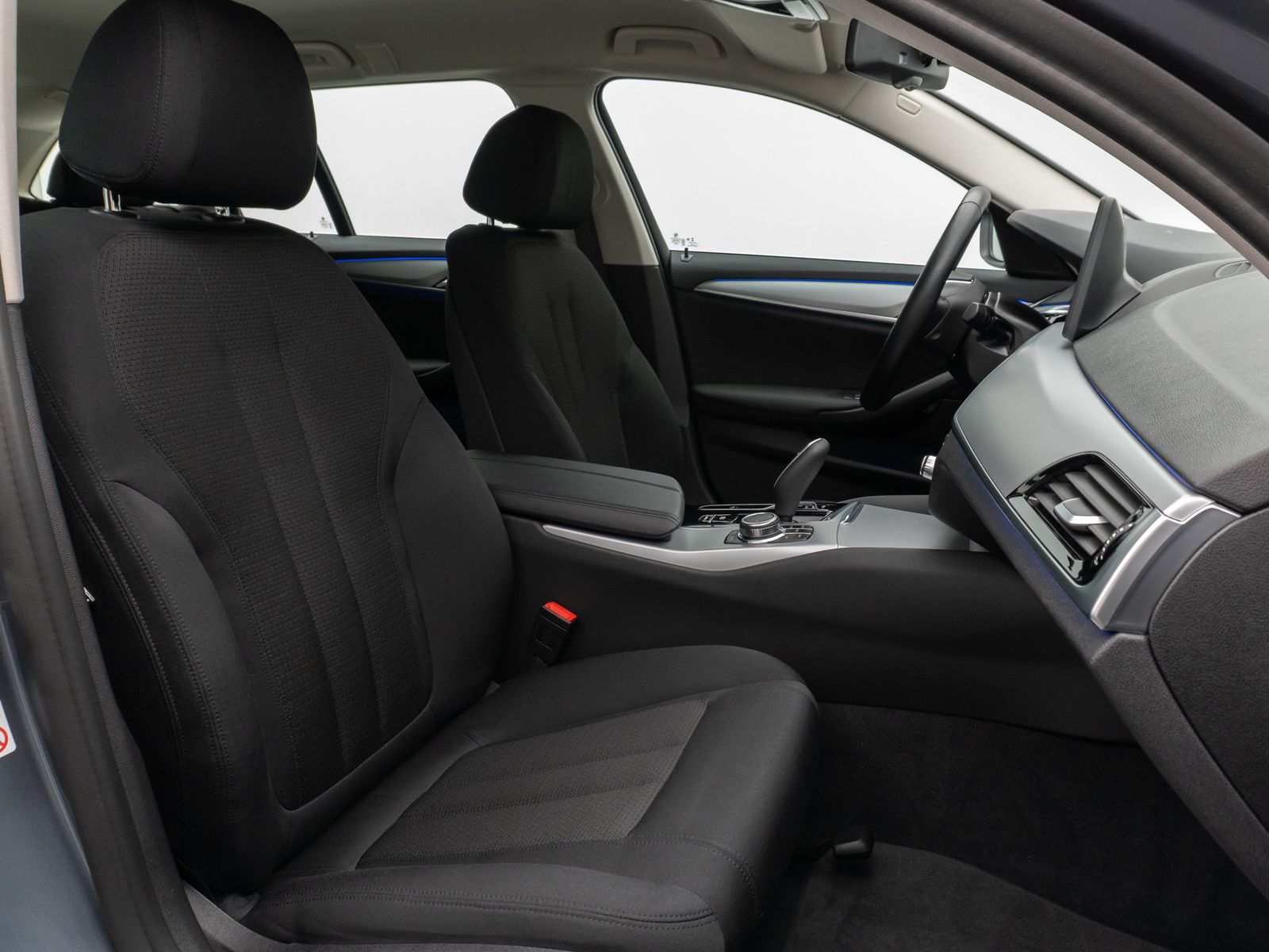 Fahrzeugabbildung BMW 520d Kamera HiFi HUD DAB WLAN Komfort Alarm AHK