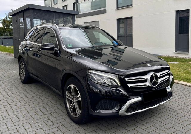 Mercedes-Benz Mercedes Benz GLC 220d 4Matic 9G - AHK Dis...