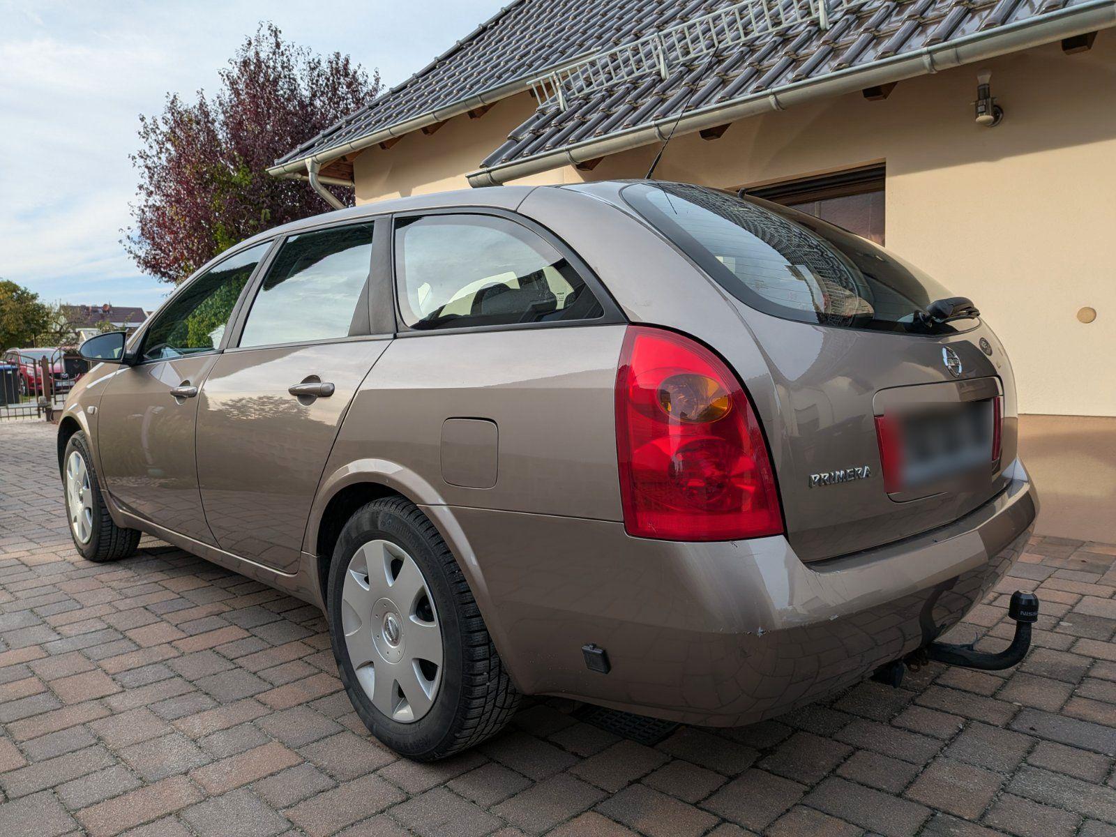 Nissan Primera 2006 — салон
