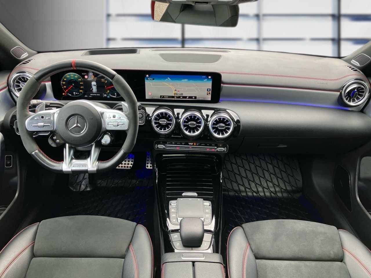 Fahrzeugabbildung Mercedes-Benz CLA 45 S 4M+ AMG SB Night+Pano+HUD+Burmester+360