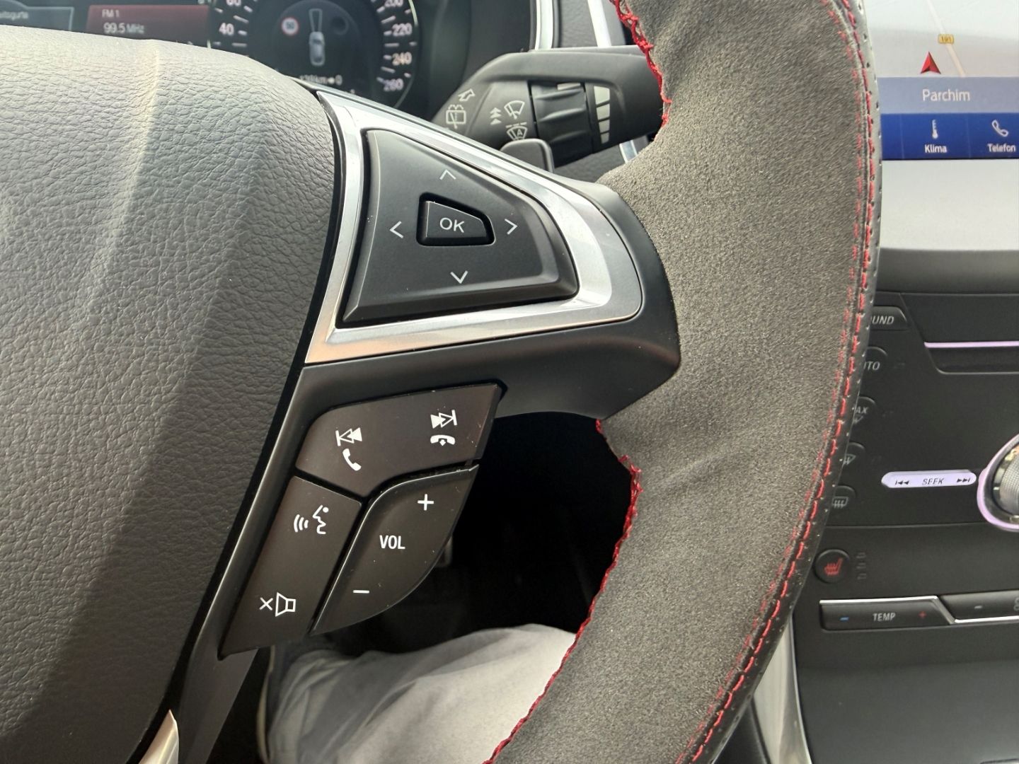 Fahrzeugabbildung Ford S-Max ST-Line ACC LED TWA RFK Pano AHK Navi el.