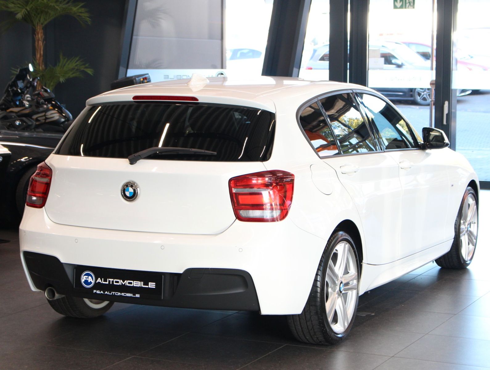 Fahrzeugabbildung BMW 120 d M Sport Navi*Bi Xenon*1. Hand*HiFi