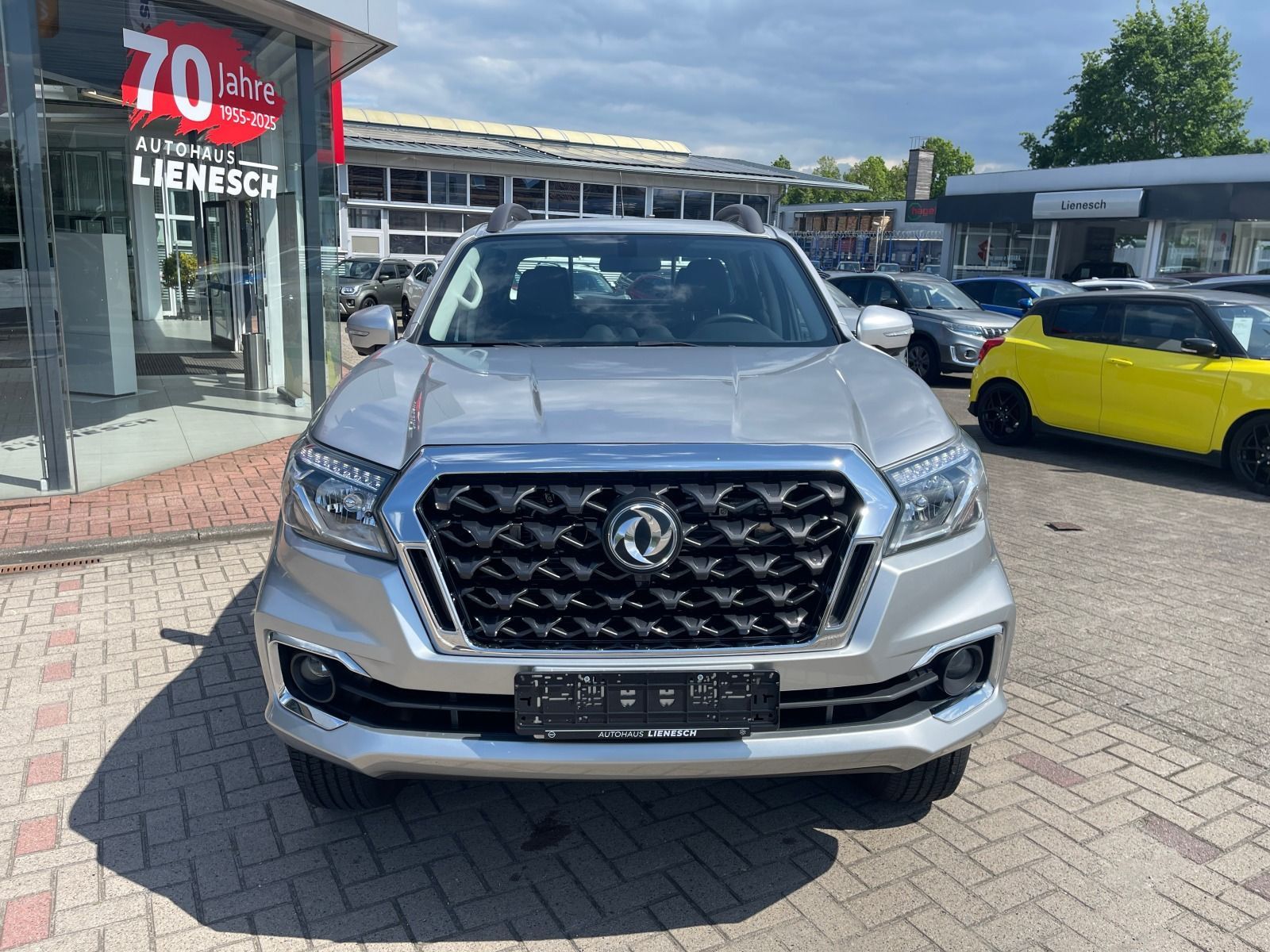 Fahrzeugabbildung DFSK DFM Navara 2.3 TDi 4x4 Automatik Doka Luxury Kam