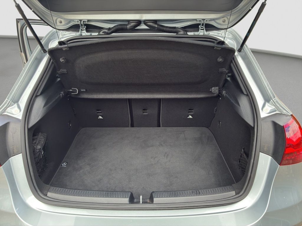Fahrzeugabbildung Mercedes-Benz A 200 AMG*NIGHT*PSD*M-BEAM*RFK*TOTW*K-GO*19''*
