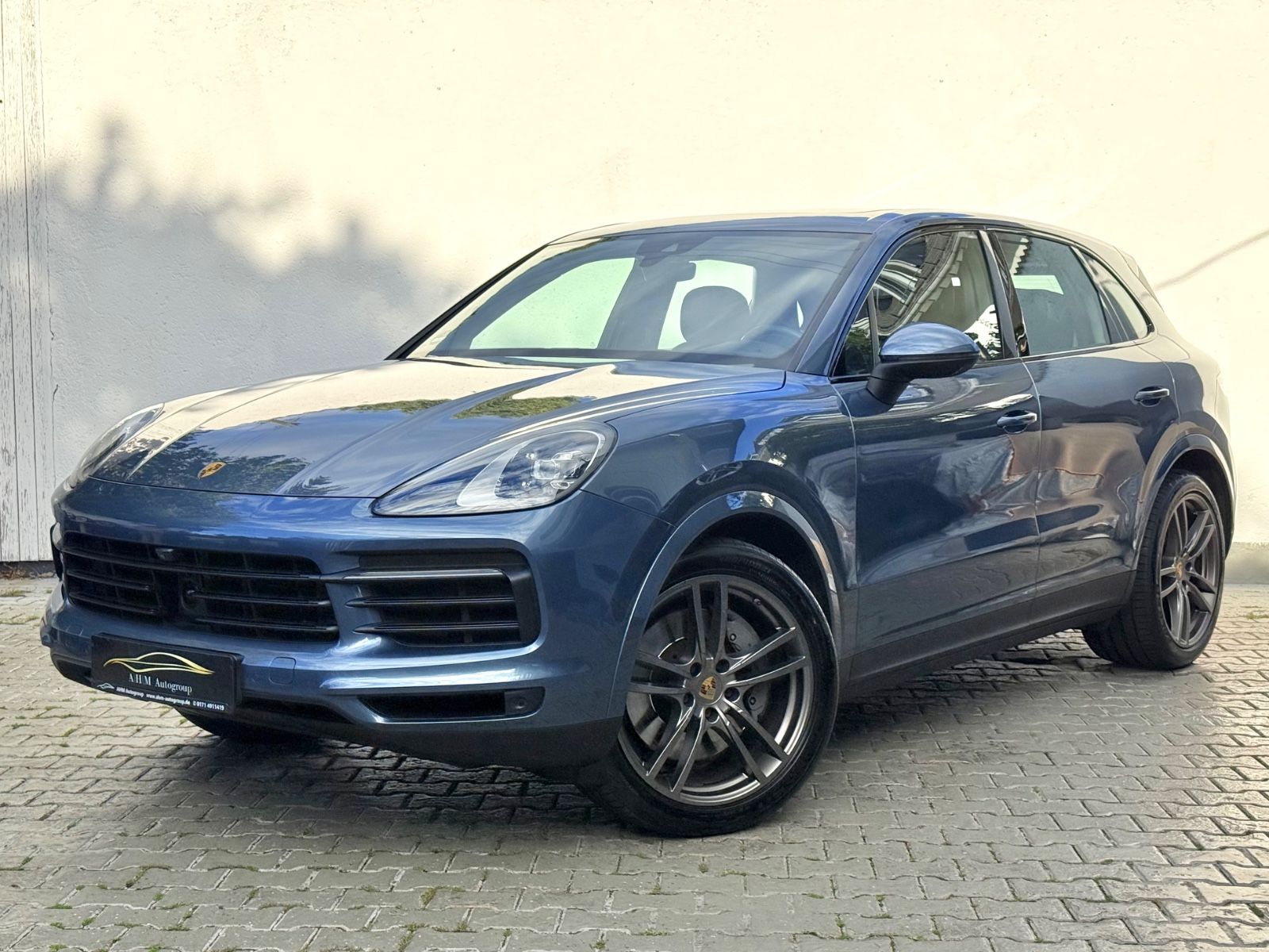 Porsche Cayenne - 1