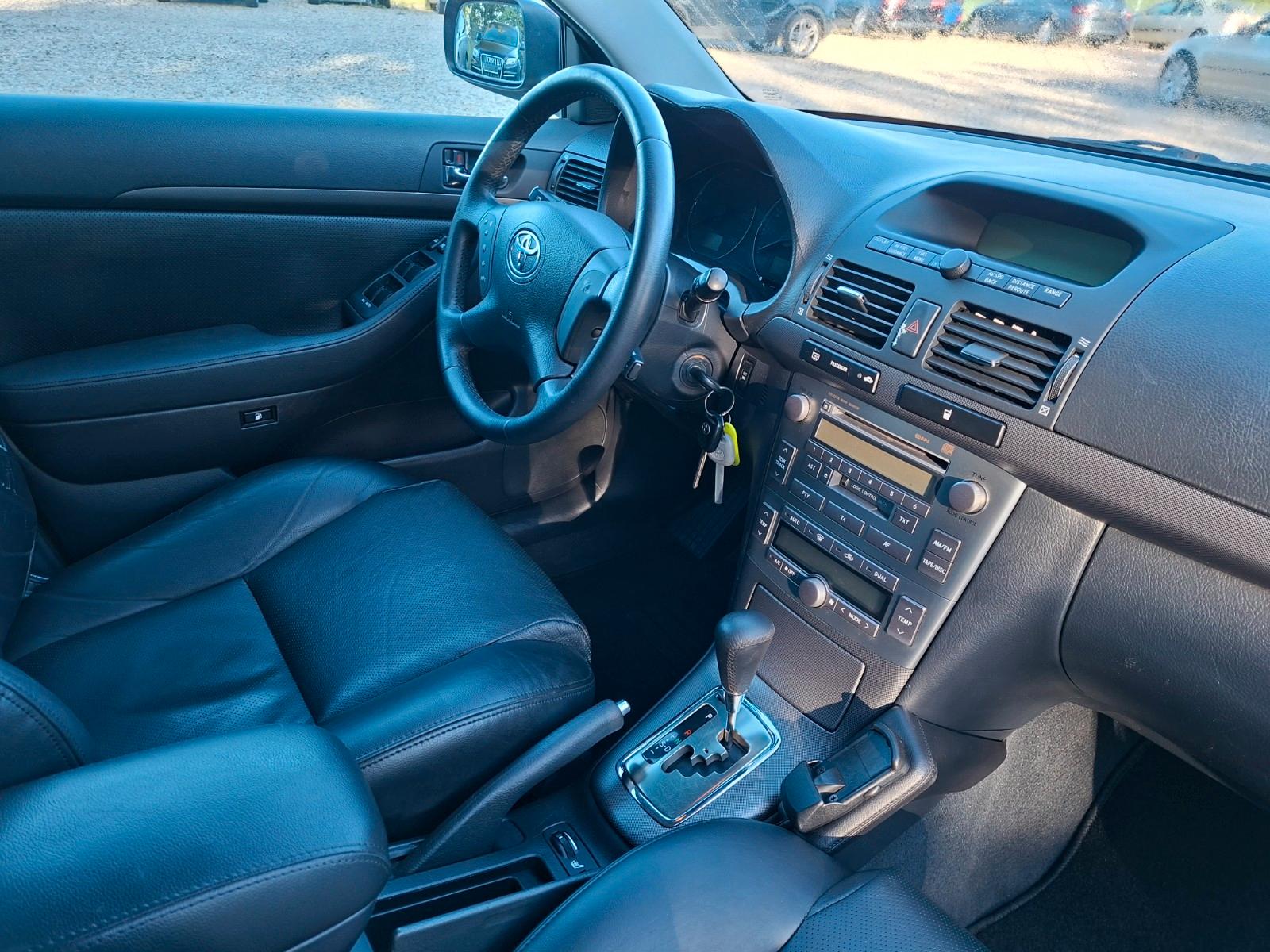 Toyota Avensis 2004 — photo 29