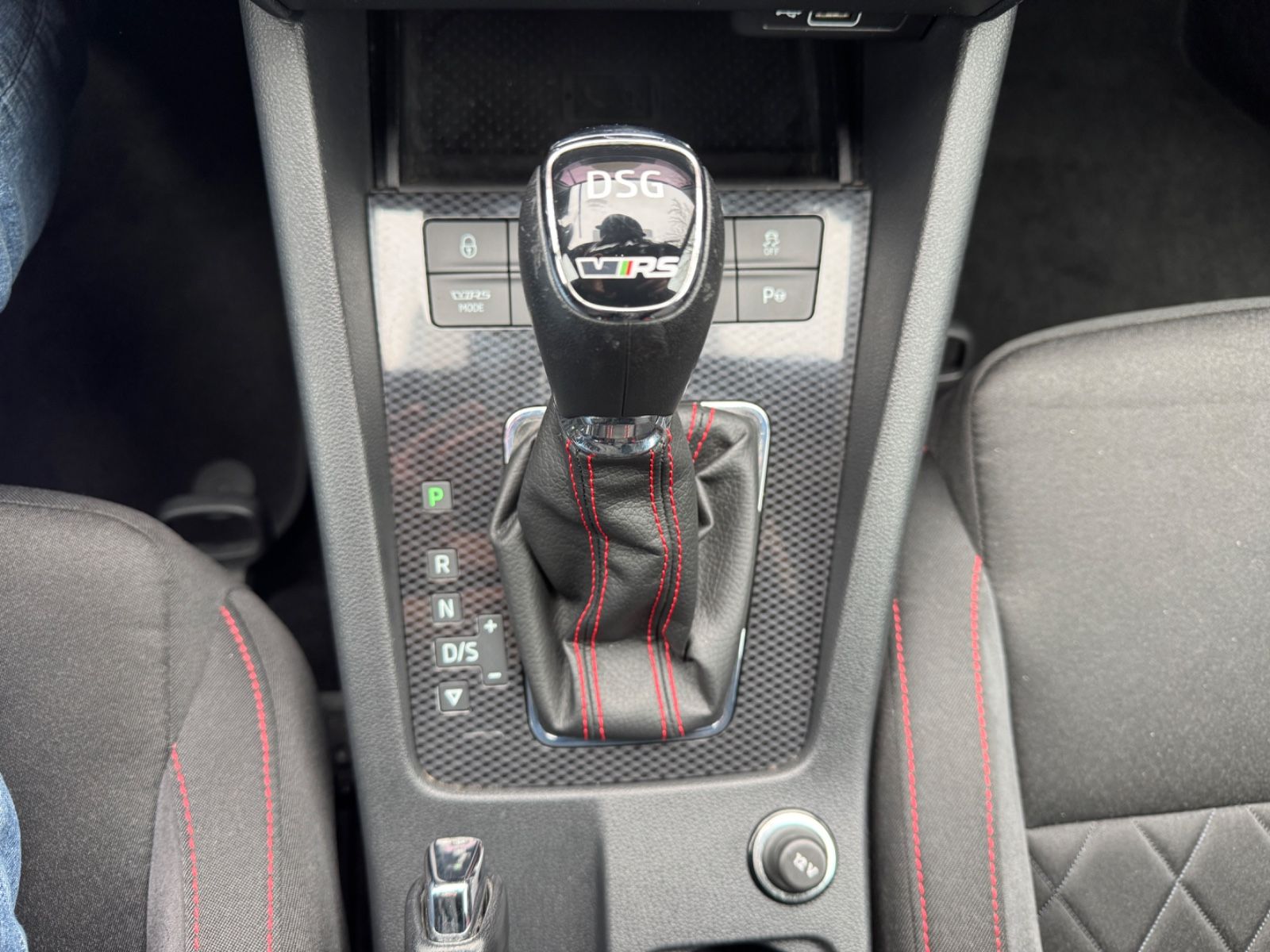 Fahrzeugabbildung SKODA Octavia Combi RS 4x4 LED+Navi+ACC+Standheizung
