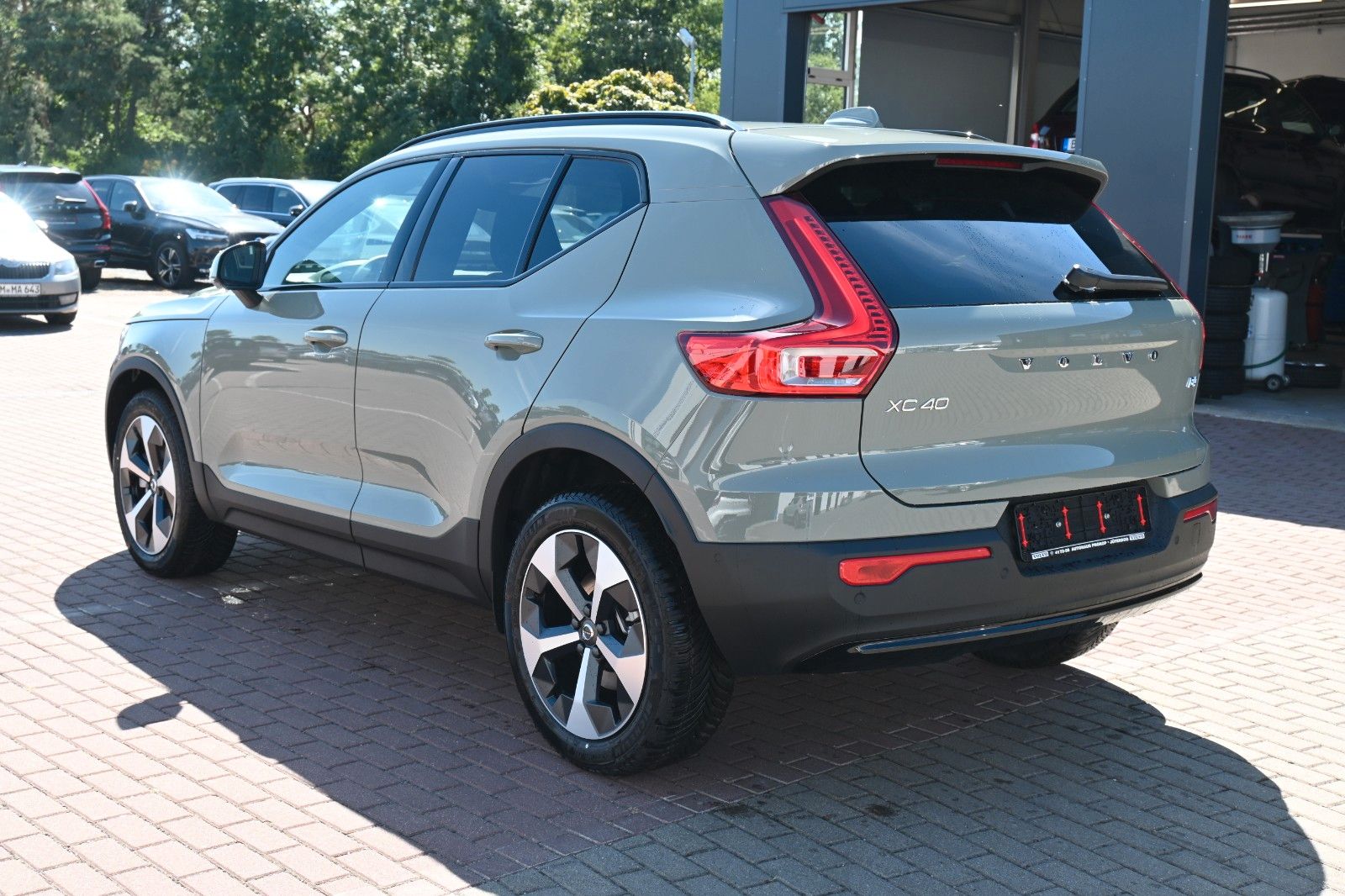Fahrzeugabbildung Volvo XC40 B4 DKG Plus Dark*FSHZG*360°*ACC*Allwetter*