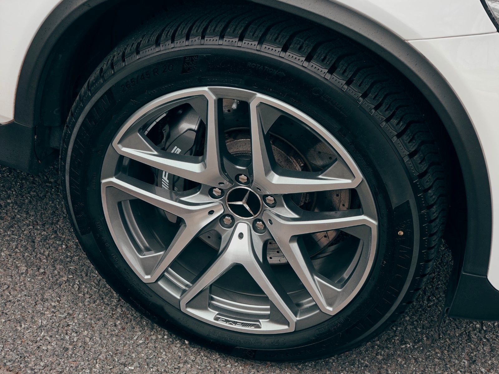 Fahrzeugabbildung Mercedes-Benz GLC 63 AMG 4Matic+, Burmester, Schalensitze, 360