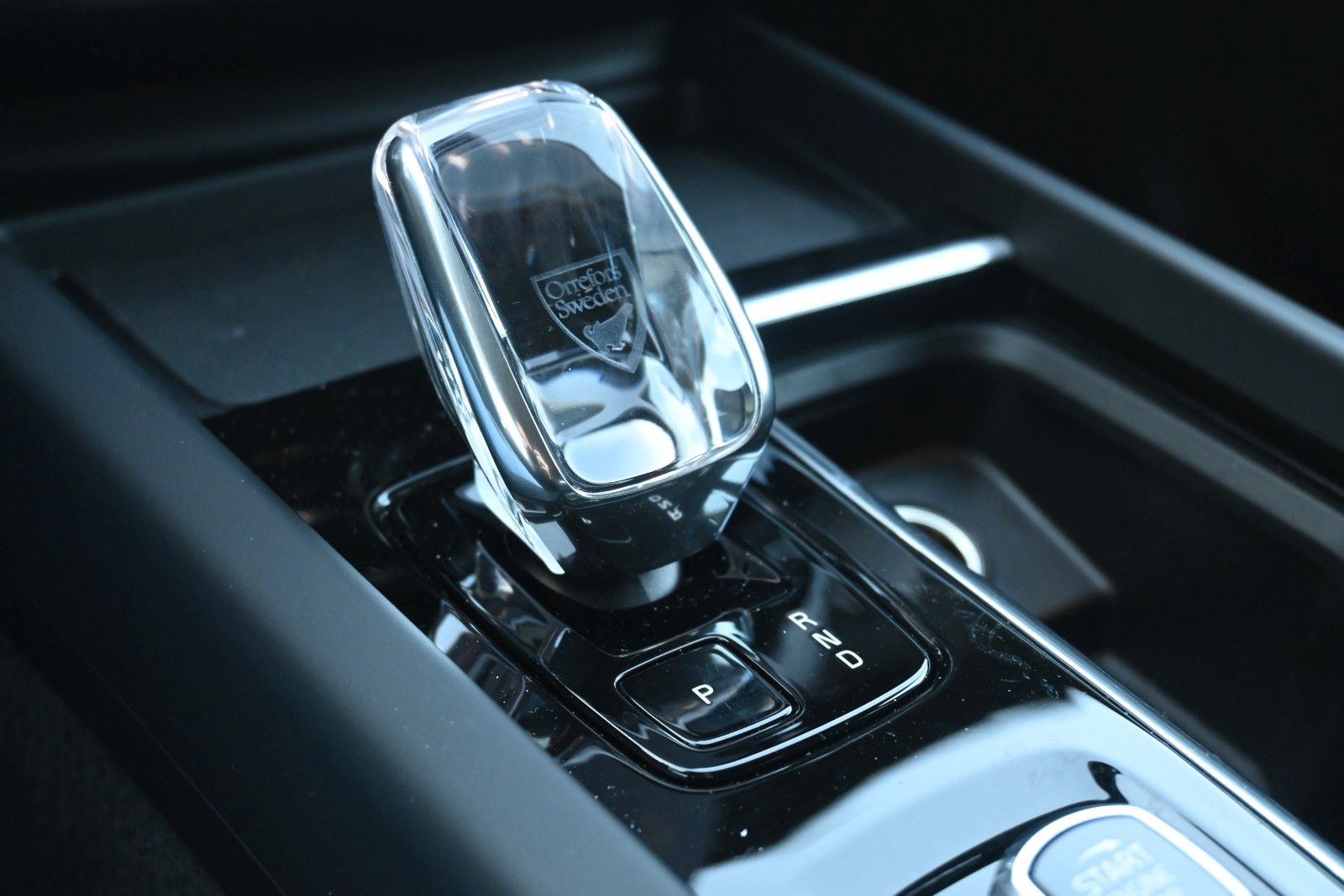 Fahrzeugabbildung Volvo XC60 T6 Plug-in Hybrid AWD Plus Bright*360°*ACC