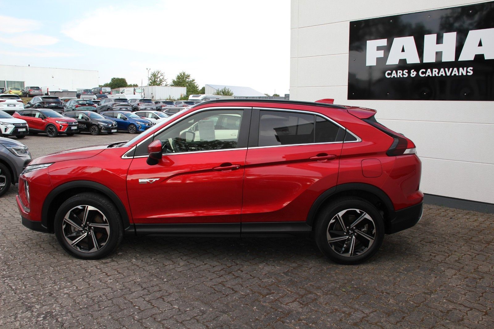 Fahrzeugabbildung Mitsubishi Eclipse Cross Plus Hybrid 4WD