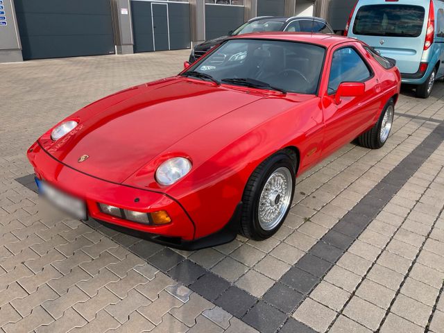 Porsche 928 S