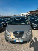 Lancia MUSA 1.3 Multijet 16V 90 CV Oro - Lancia Musa Oro mit Diesel-Antrieb