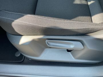 Skoda Karoq 1.0 TSI TOUR *SHZ*AHK*MATRIX*KLIMA*KESSY