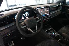 VW Tayron 2.0 TDI R-Line | Pano | AHK | 7-Sitzer VW Tayron 2.0 TDI R-Line | Pano | AHK | 7-Sitzer