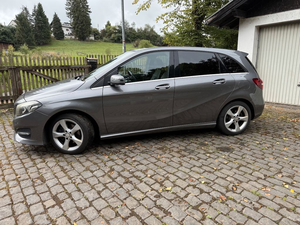 Image of Mercedes-Benz B 200