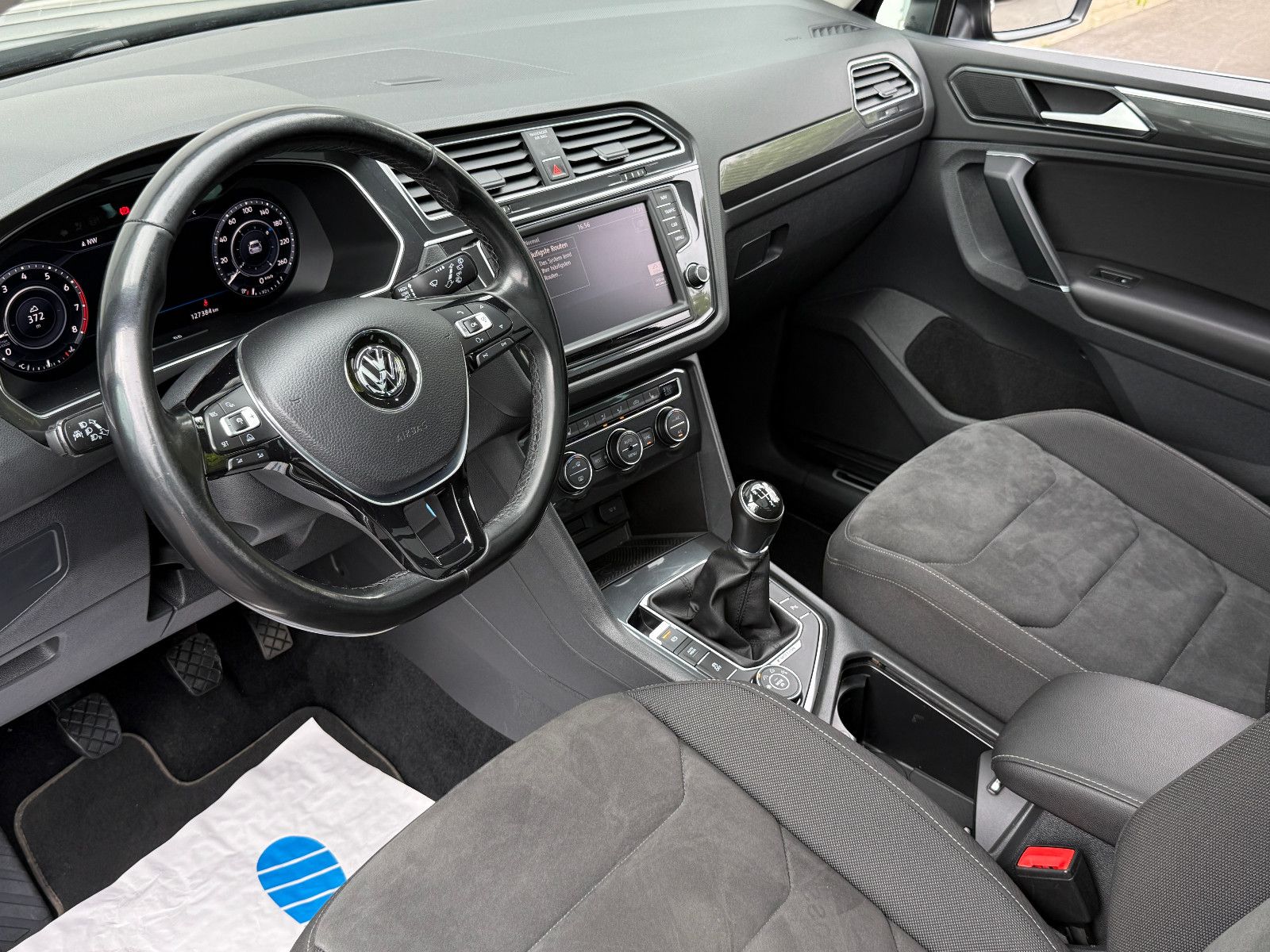 Fahrzeugabbildung Volkswagen Tiguan Highline 4Motion ACC AHK Nav SHZ Pano LED