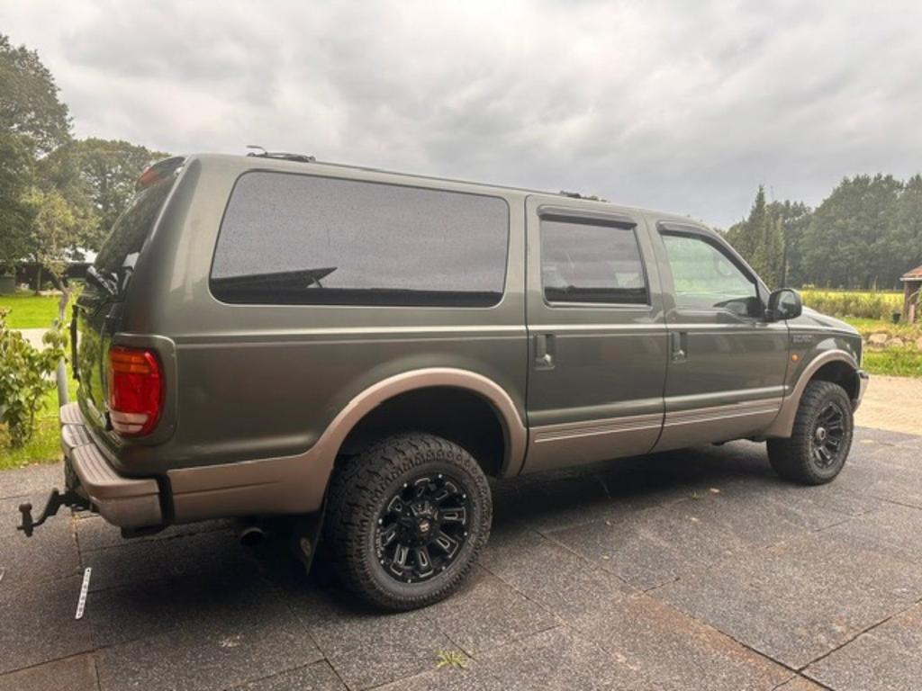 Ford Excursion