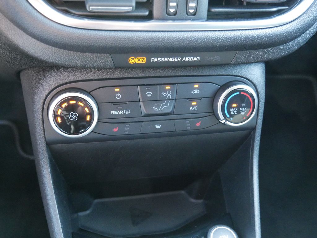 Fahrzeugabbildung Ford Fiesta 1.0 EcoBoost Titanium KLIMA SITZHEIZUNG