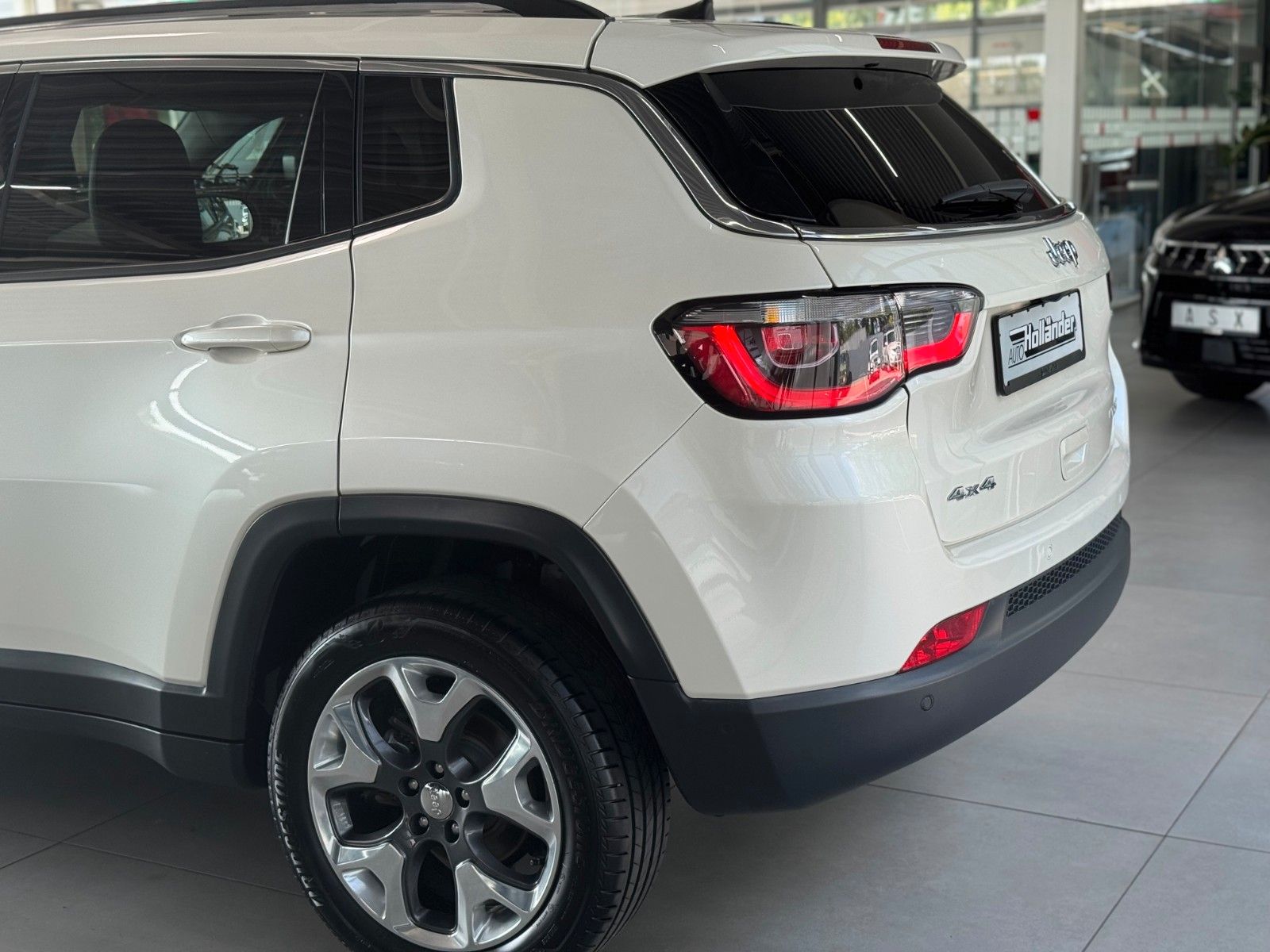 Fahrzeugabbildung Jeep Compass Limited 4WD DAB+ Xenon Beats Navi