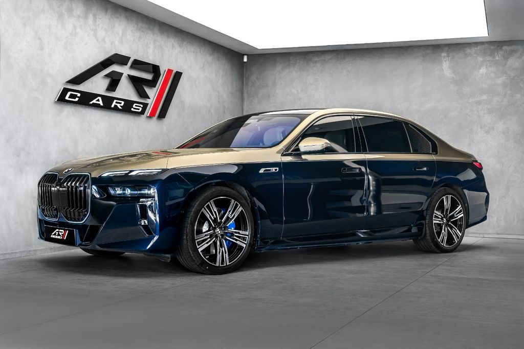 BMW i7