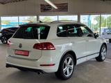 Volkswagen Touareg V6 TDI R-Line STHZ*AHK*PAN*SHZ*NAV*BX*RK - Volkswagen Touareg mit Diesel-Antrieb: Weiß