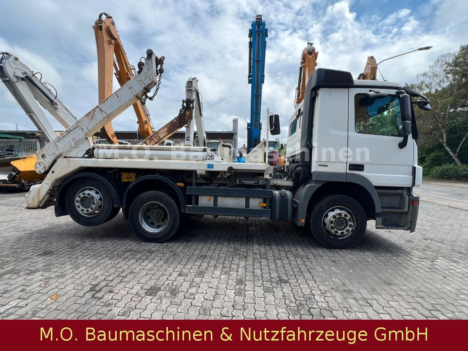 Fahrzeugabbildung Mercedes-Benz Actros 2541/ AC / Euro 5/L+L Achse/Meiller AK 16