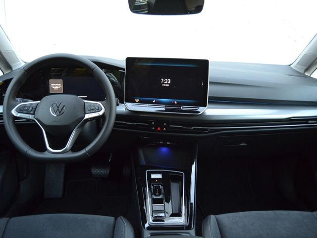 Golf VIII 1.5 eTSI DSG Style AHK/17-ZOLL/LED/BUS