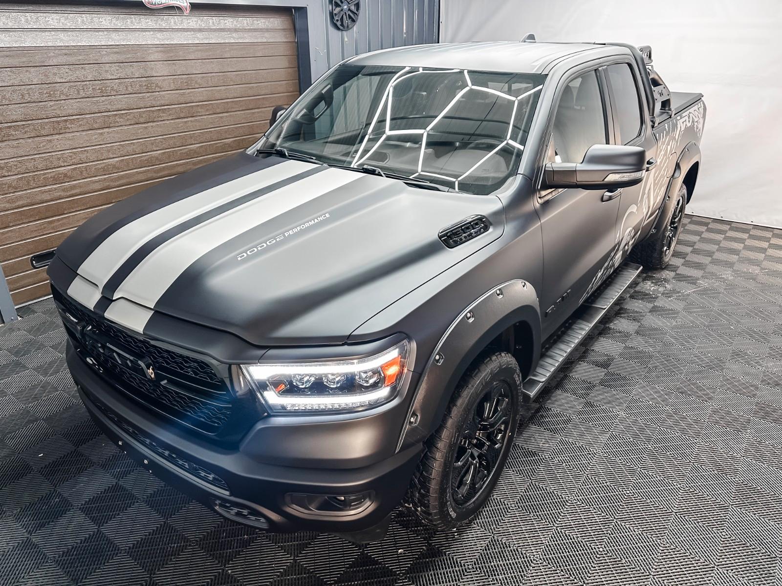 Dodge RAM BIG HORN 6.4 Box 4x4 5.7L Matt Black
