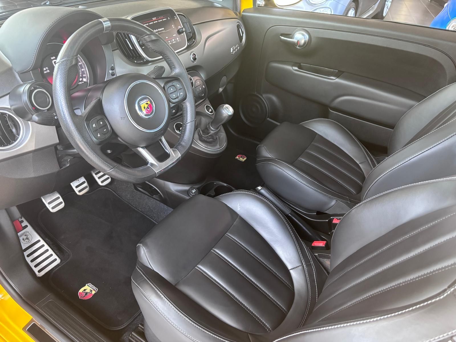 Fahrzeugabbildung Abarth 595 Pista KLIMA XENON ALU CARPLAY BEATS