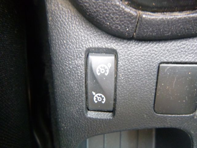 Fahrzeugabbildung Renault Clio IV Life >Navigation<