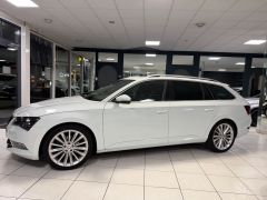 SKODA Superb Combi 2.0 TDI Style/ACC/PANO/AHK/CAM/8-FA