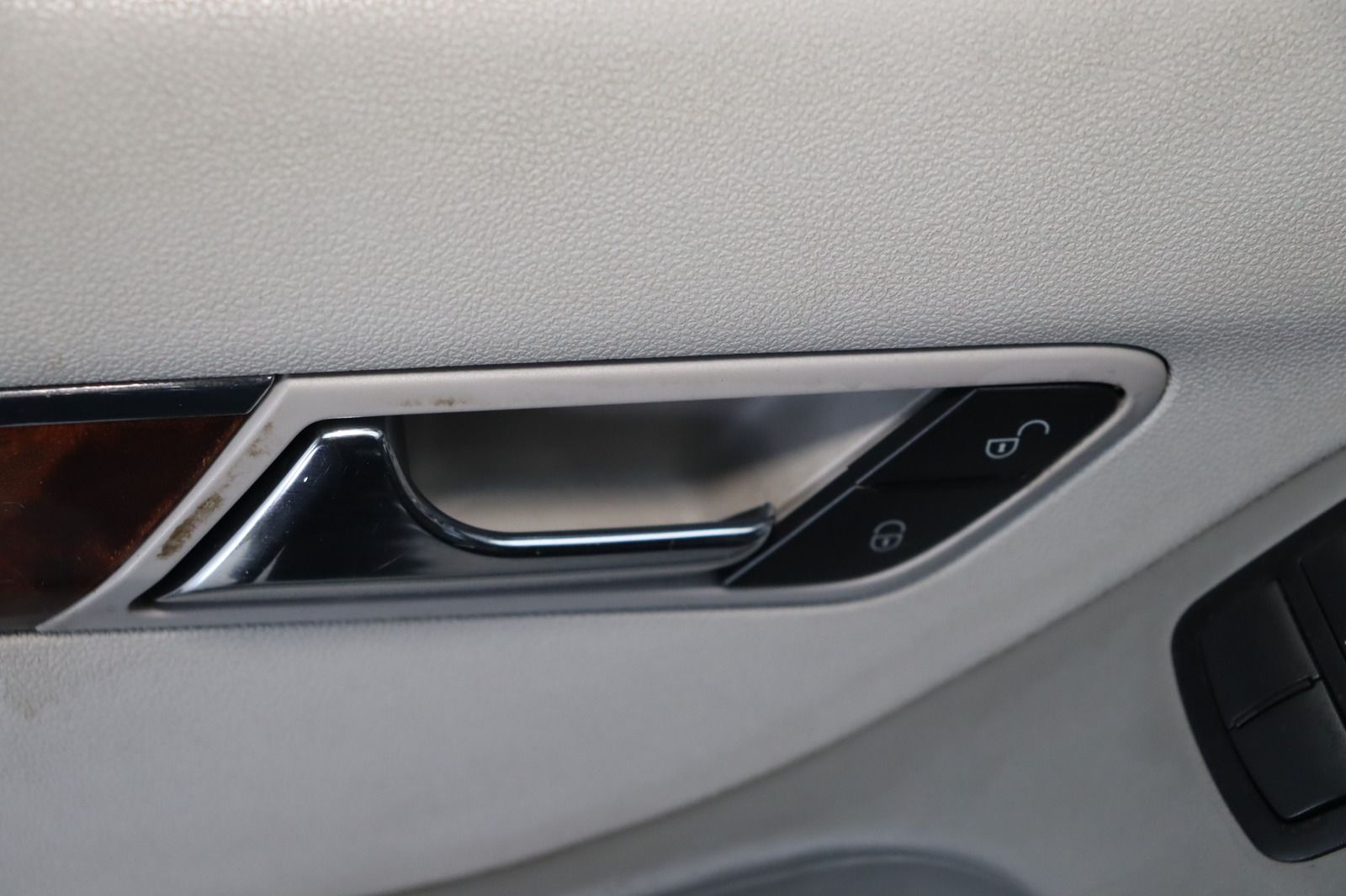 Fahrzeugabbildung Mercedes-Benz R 320 CDI 4MATIC * HUD * AHK * Navi