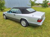 Mercedes-Benz E 220  124C Cabrio - Mercedes-Benz E-Class aus 1994