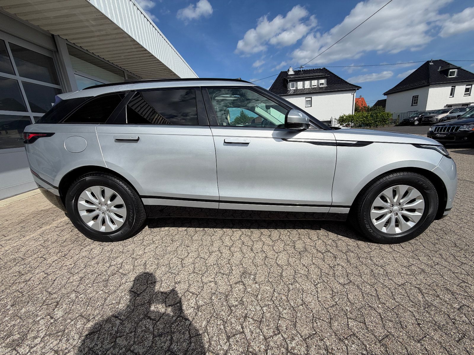 Fahrzeugabbildung Land Rover Range Rover Velar SE/PANO/KAMERA/MERIDIAN/MASSAG