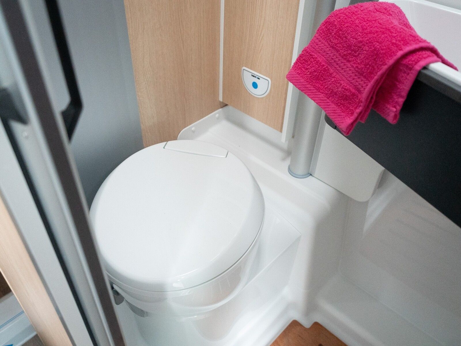 Fahrzeugabbildung Sunlight Cliff X 640 MJ26*Schwenkbad*Automatik*Panorama*