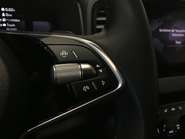 Fahrzeugabbildung Skoda Karoq Selection 1.5 TSI DSG/ACC/SmartLink/LED