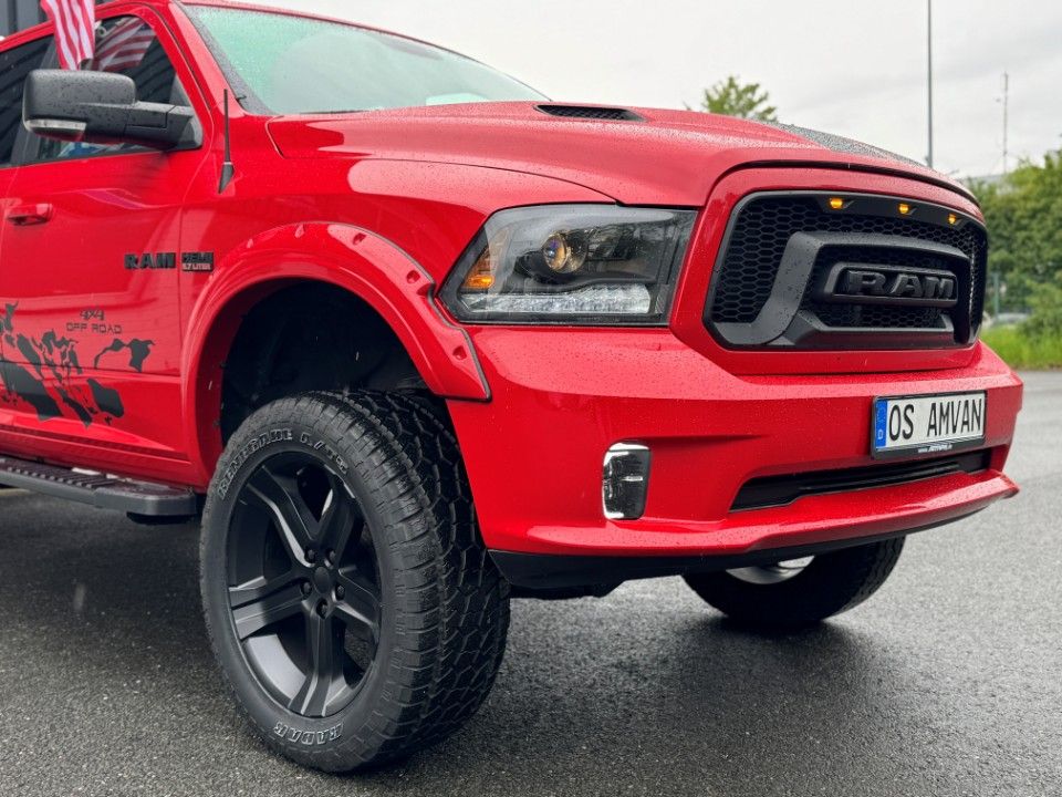 Fahrzeugabbildung Dodge RAM 5.7 Fahrwerk 2,11m hoch 22" Schiebed. Leder