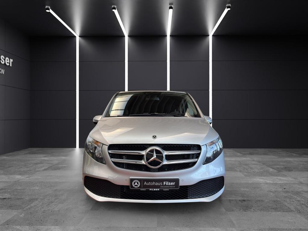Mercedes-Benz V 220