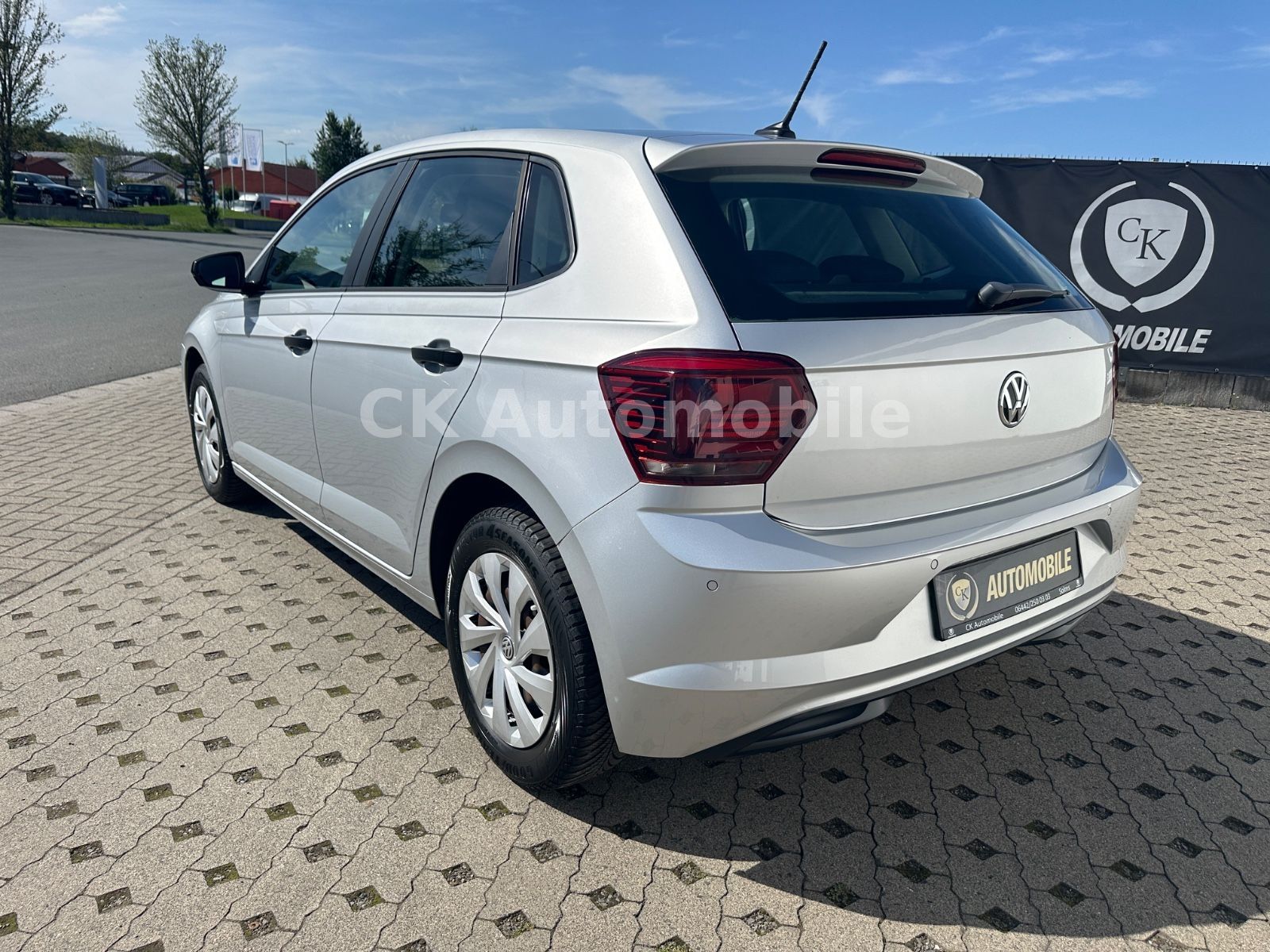 Fahrzeugabbildung Volkswagen Polo VI Trendline 1.0 BMT/Klima/Navi/PDC