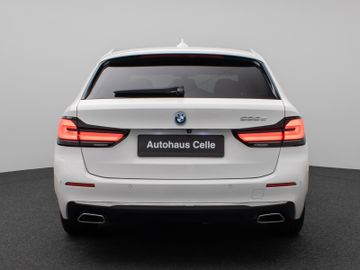 Fahrzeugabbildung BMW 530e Tour Luxury Line HiFi Pano AHK Kamera DAB