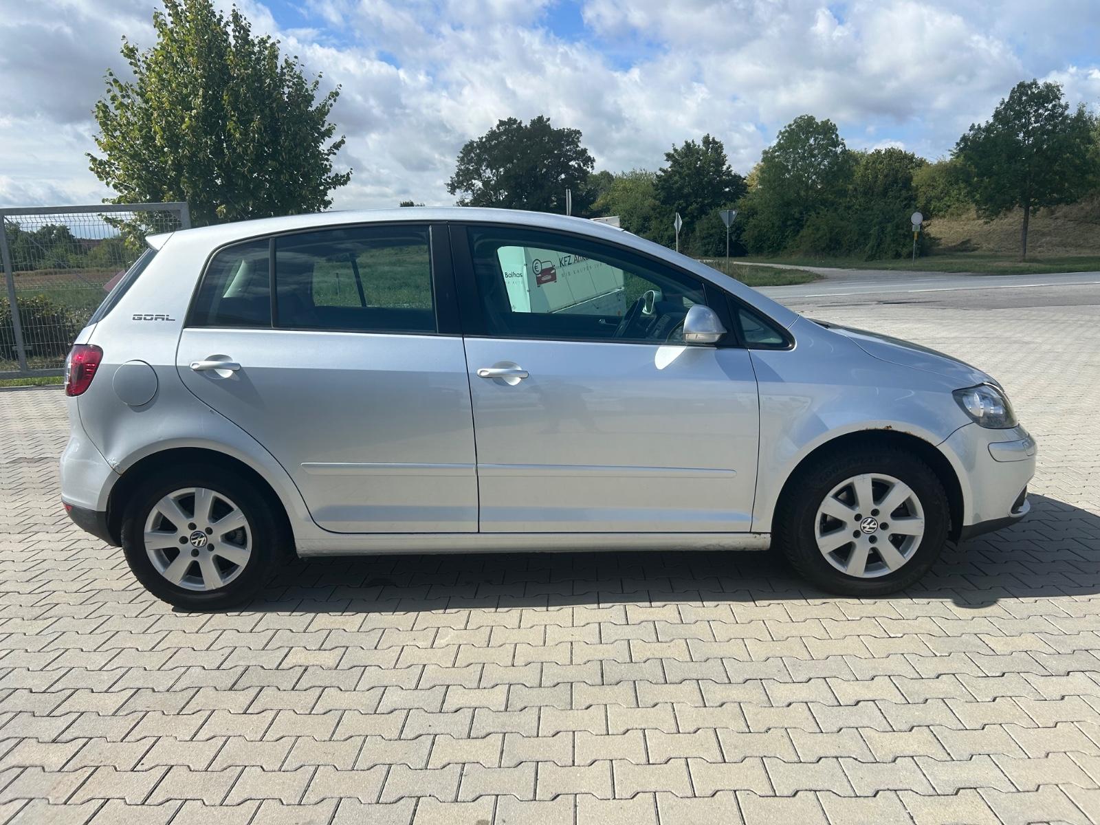 Volkswagen Golf Plus 2006 — салон