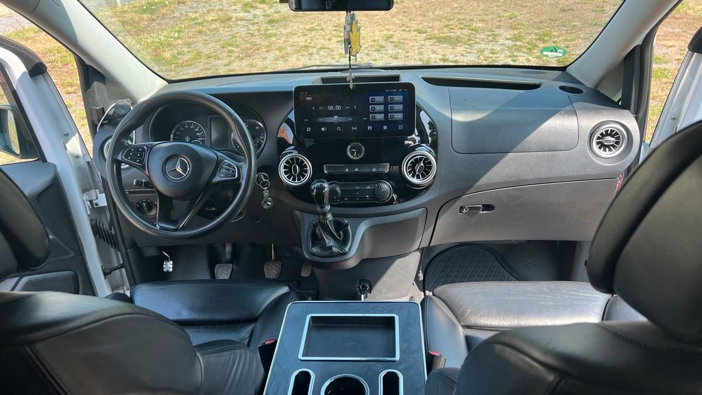 Image of Mercedes-Benz Vito