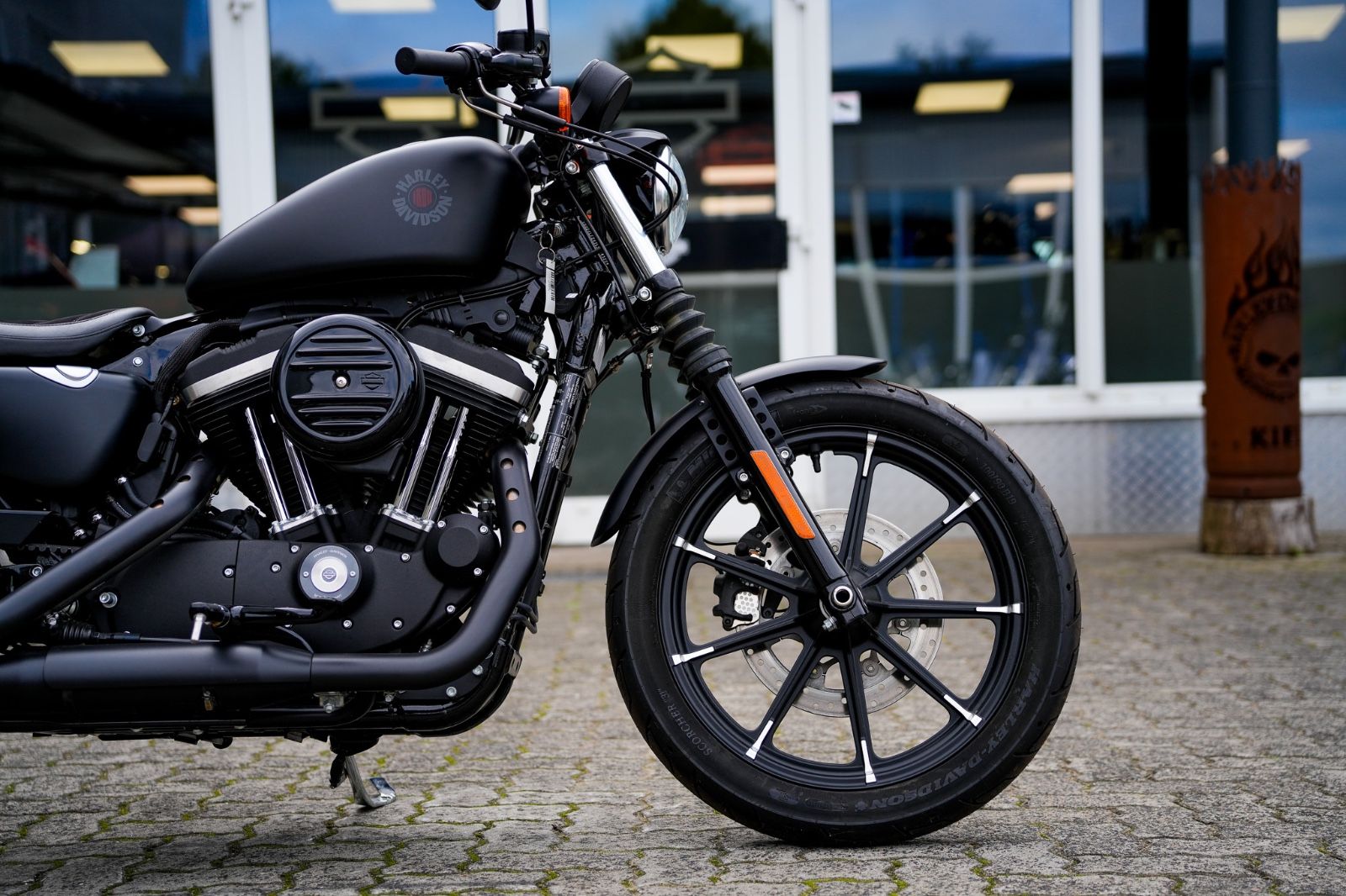 Fahrzeugabbildung Harley-Davidson XL883N - Iron - seltenes Neufahrzeug (Tageszul.)