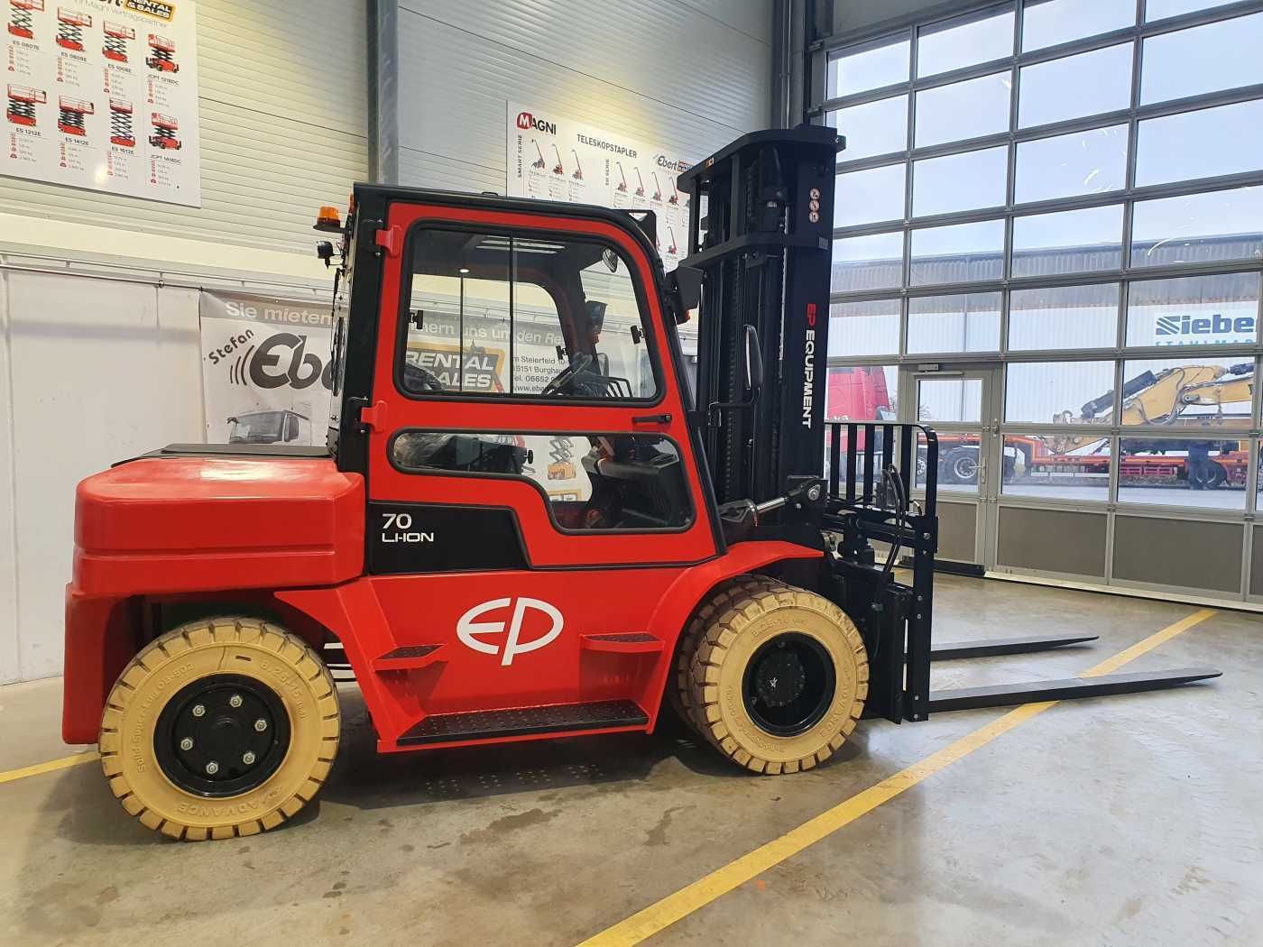 Fahrzeugabbildung Andere EP Equipment EFL 702 / 7T / Triplex: 5,40m / ZVG
