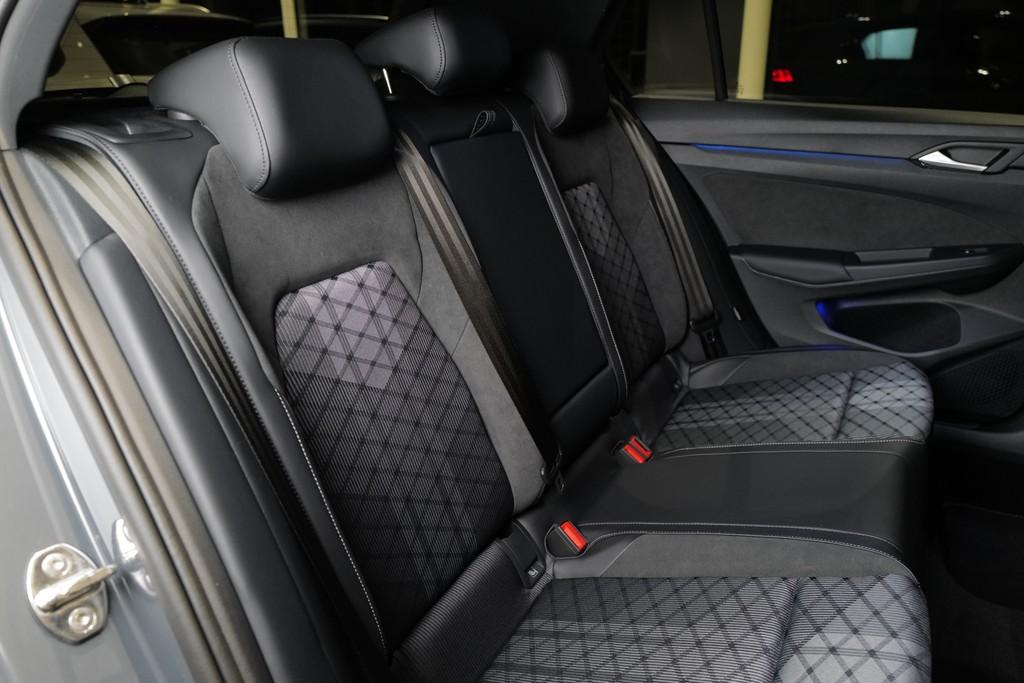Volkswagen Golf VIII 1.5TSI R-Line Black Style AHK Pano 360, миниатюра 6