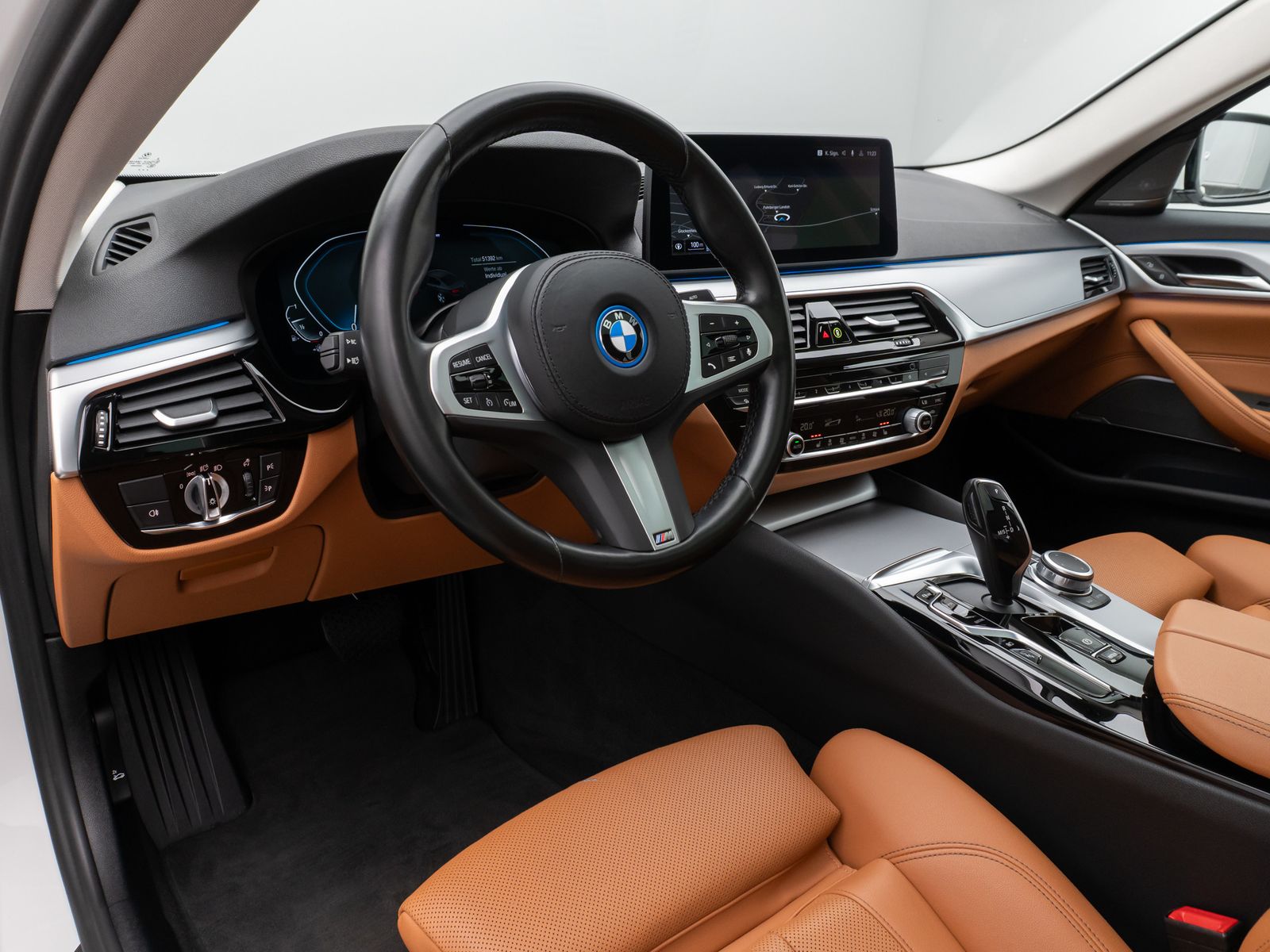 Fahrzeugabbildung BMW 520e Glasdach Kamera DAB H/K DispKey Sport Alarm