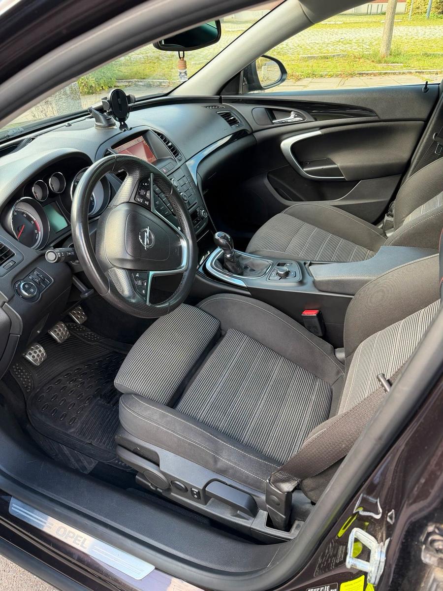 Opel Insignia 2011 — photo 7
