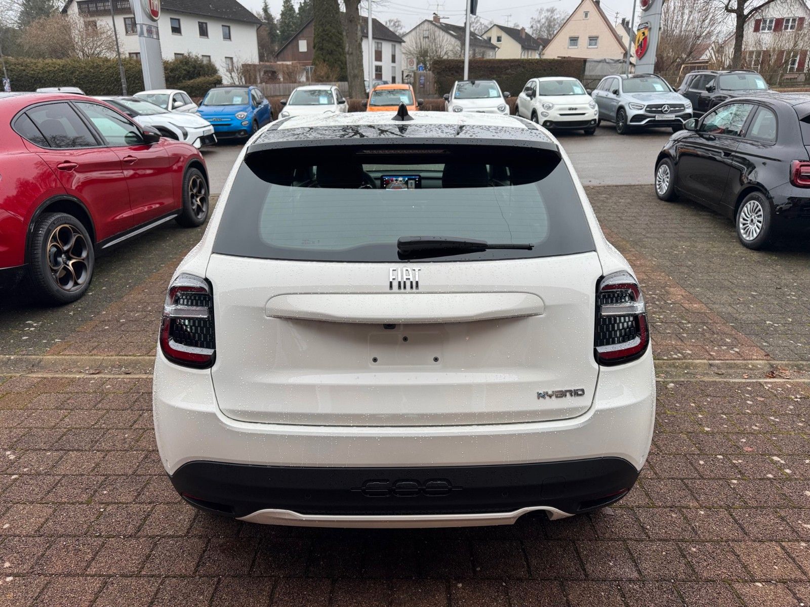 Fahrzeugabbildung Fiat 600 1.2 BUSINESS EDITION NAVI SITZHEIZUNG KLIMA